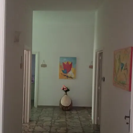 Alojamento de Acomodação e Pequeno-almoço Lu Salentu *